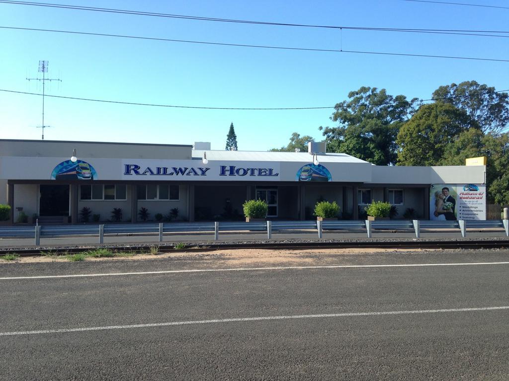 Railway Hotel Bundaberg Ngoại thất bức ảnh