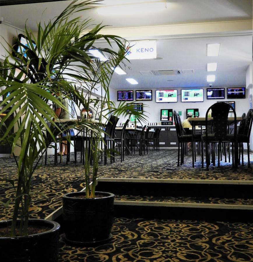 Railway Hotel Bundaberg Ngoại thất bức ảnh